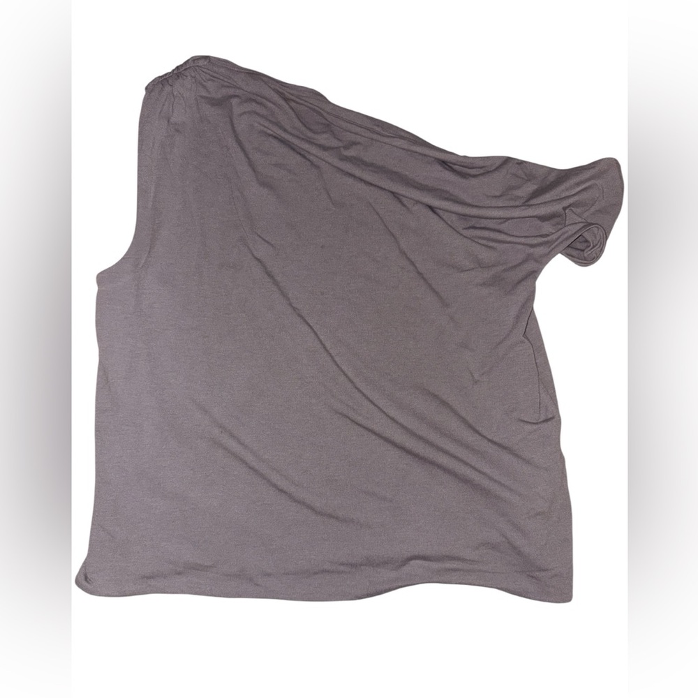 Divided size XL off the shoulder tee